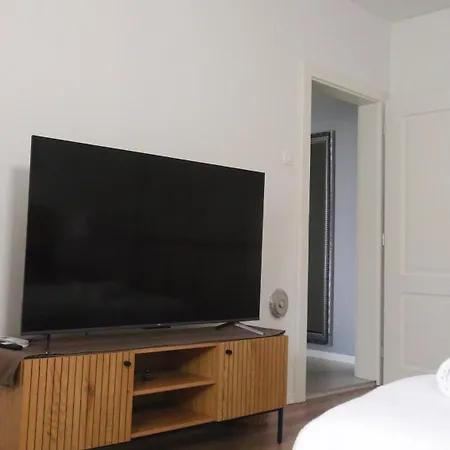 Maja Apartment *